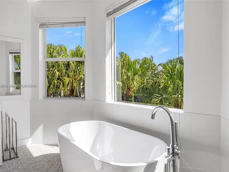 16449 SW 84th Pl — Photo 70