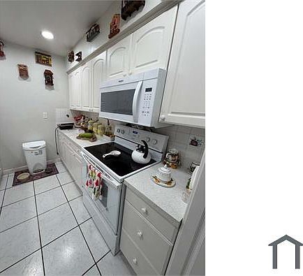 1st image of 4520 NE 1st Ter