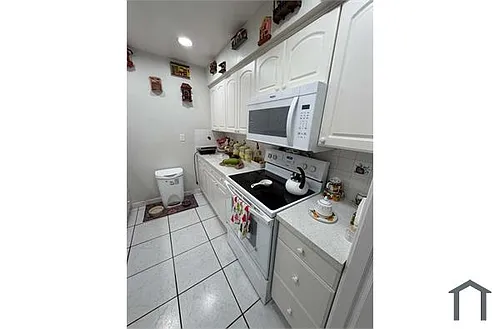 4520 NE 1st Ter Photo 1