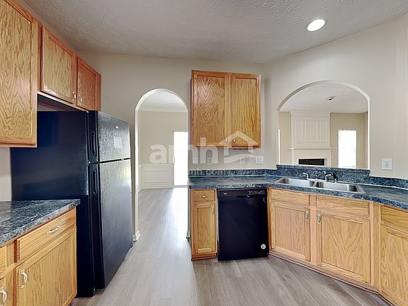 4th image of 4284 Wood Cove Dr