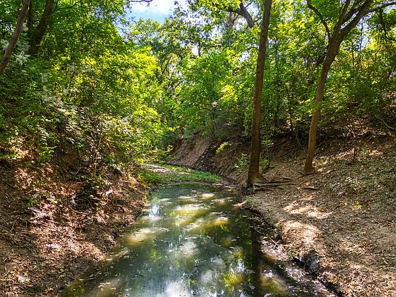 3rd image of 131 Private Road 3662