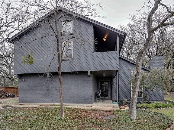 2nd image of 336 Rockland Dr