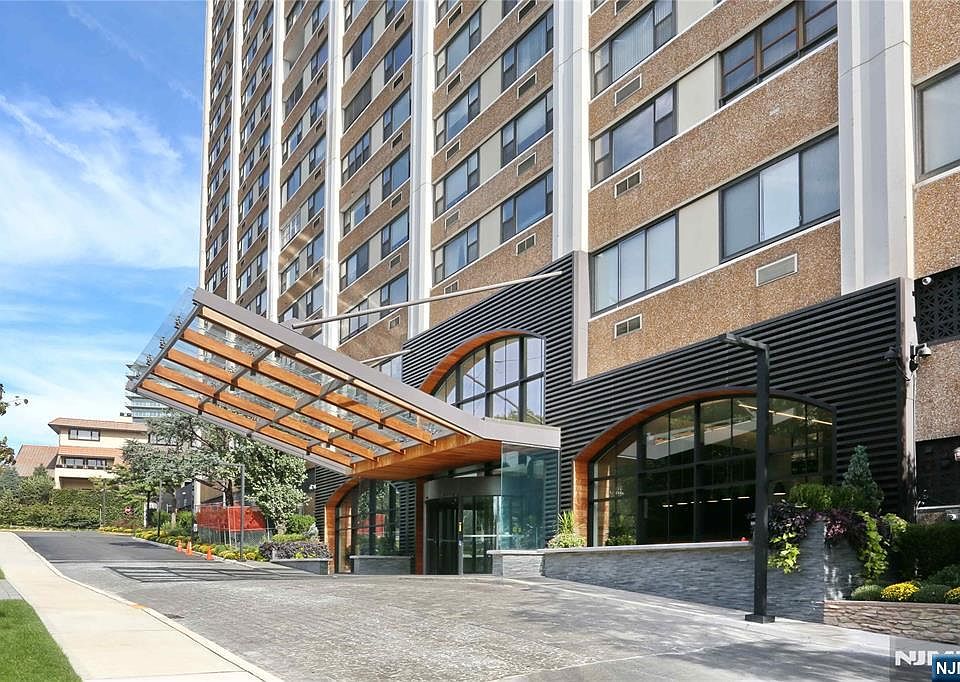1st image of 250 Gorge Rd APT 28E