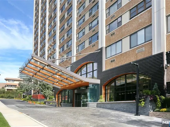 250 Gorge Rd APT 28E, Cliffside Park, NJ 07010