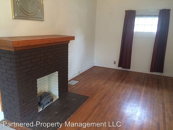 2nd image of 1836 Koehne St