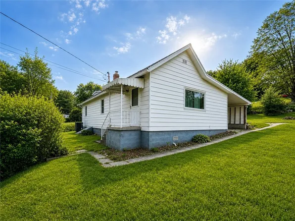 395 Spring St, Yukon, PA 15698