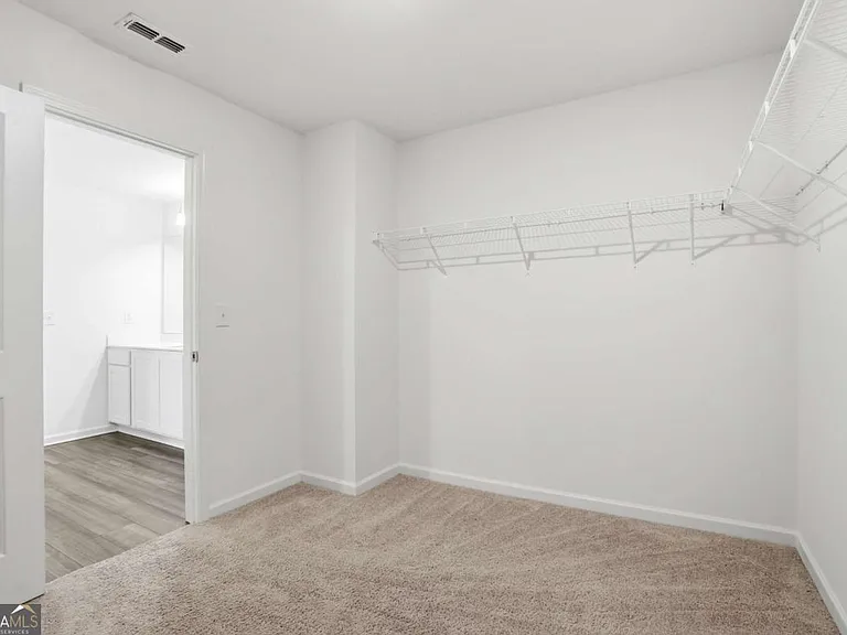 395 Knightsbridge Ln — Photo 16