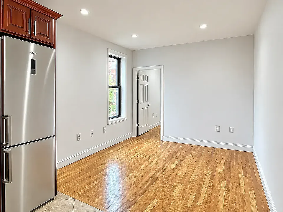 330 Lewis Ave #1F