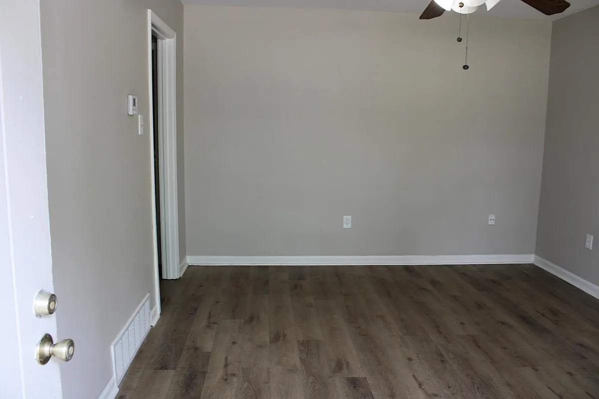 Building Photo - 5116 Chantilly Dr