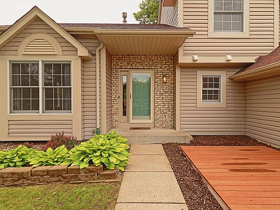 4th image of 912 Moonlight Dr