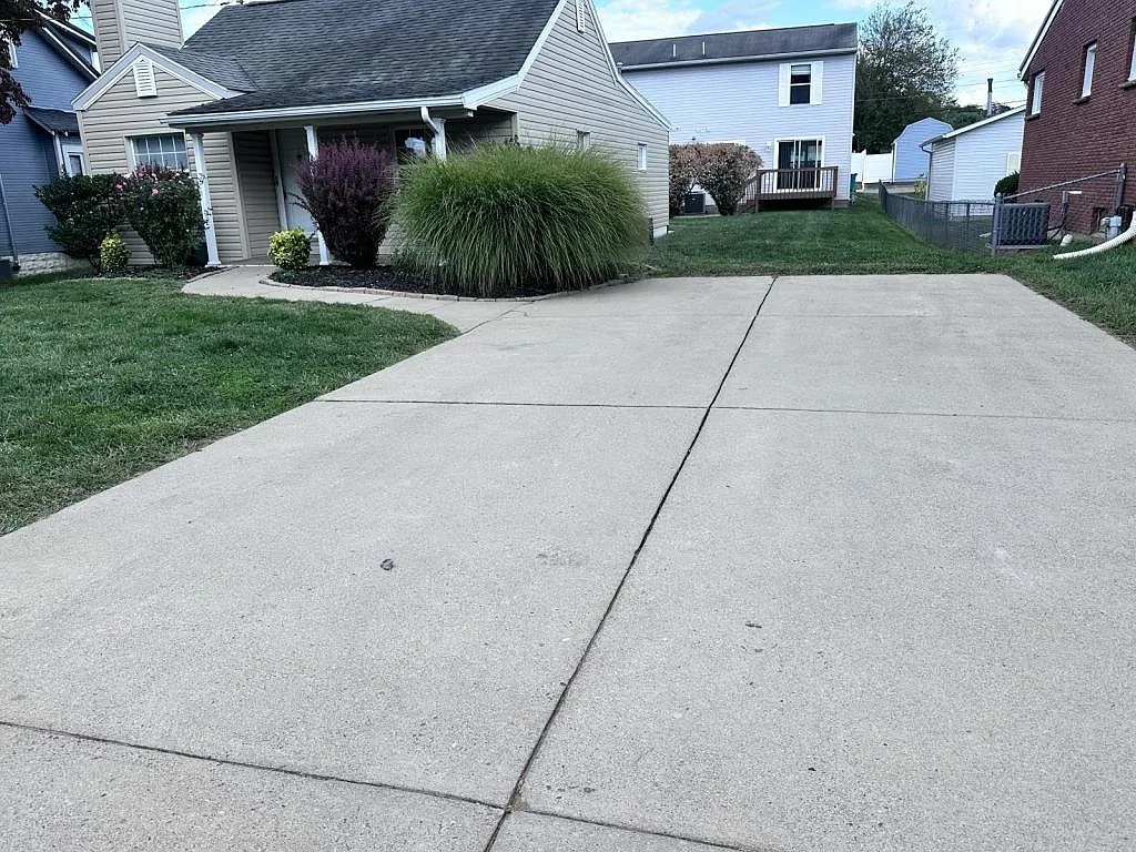 4406 Grand Central Ave — Photo 2