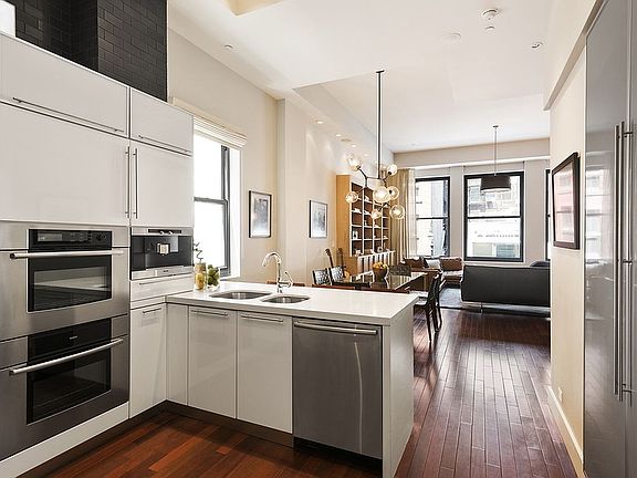 4th image of 92 Greene St APT 2B