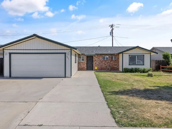 883 Clover Lane, Hanford, CA 93230