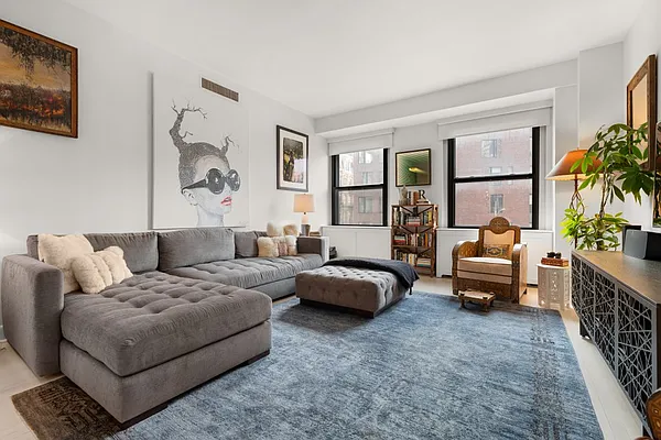 Sold by Nest Seekers International | media 8