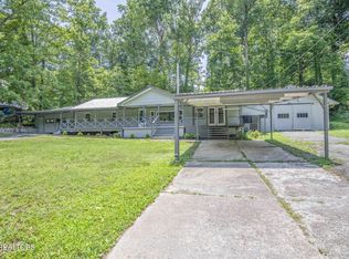 1037 Foust Carney Rd, Powell, TN 37849