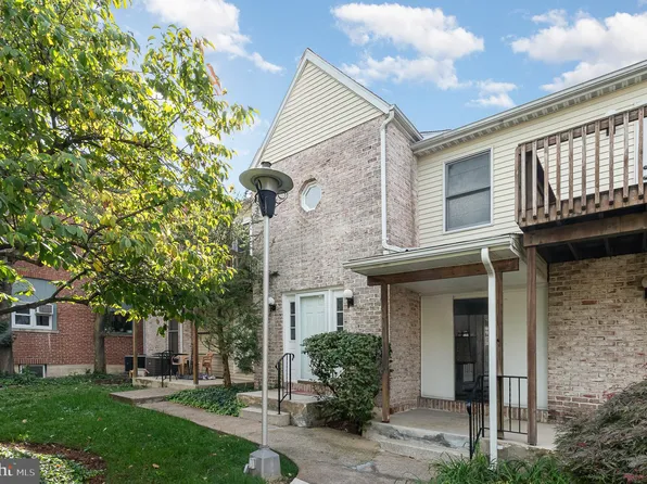 2142 Market St APT A201, Camp Hill, PA 17011