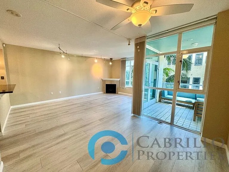 850 Beech St #504 — Photo 4
