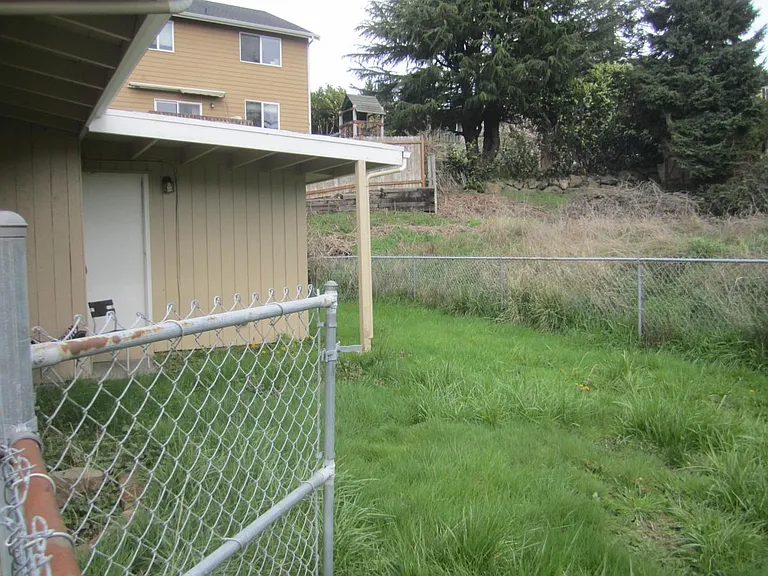 2128 NE 6th Ct — Photo 29