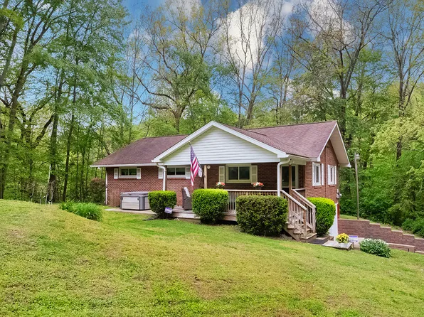 115 Ben Venue Rd, Fombell, PA 16123