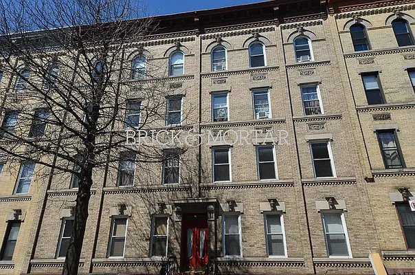 Rented by Brick&Mortar | media 17