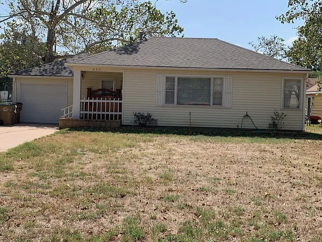 2 bed, 1016 sqft, $950 — Photo 1