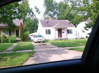 18984 Woodland St, Harper Woods, MI 48225
