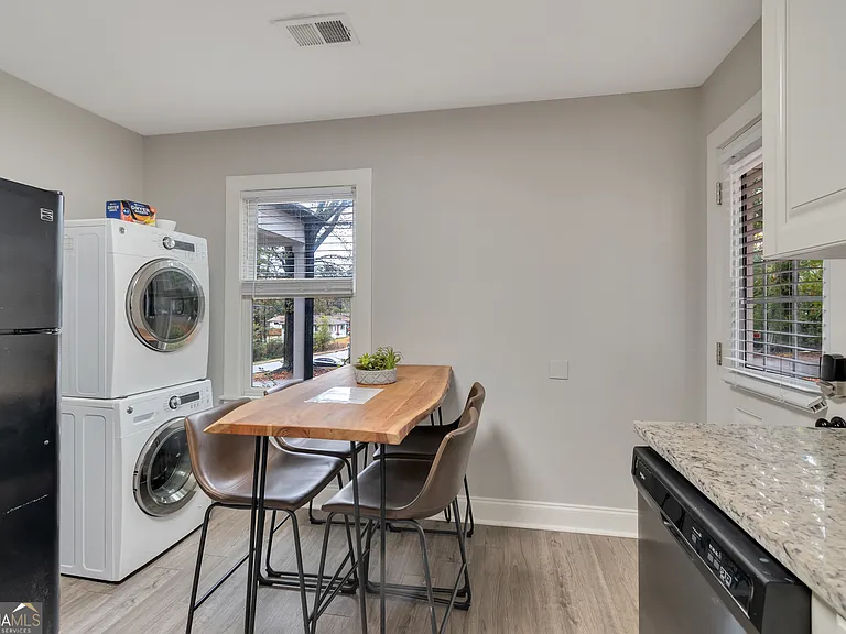 94 Cochran Rd SE — Photo 8