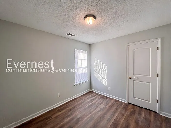 1274 Whitten Rd — Photo 9