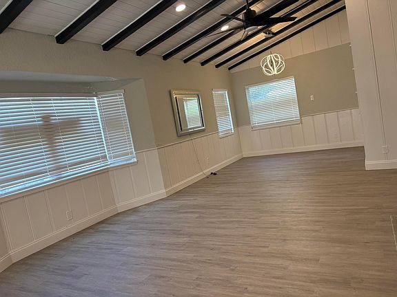 4th image of 1010 Mayflower Road