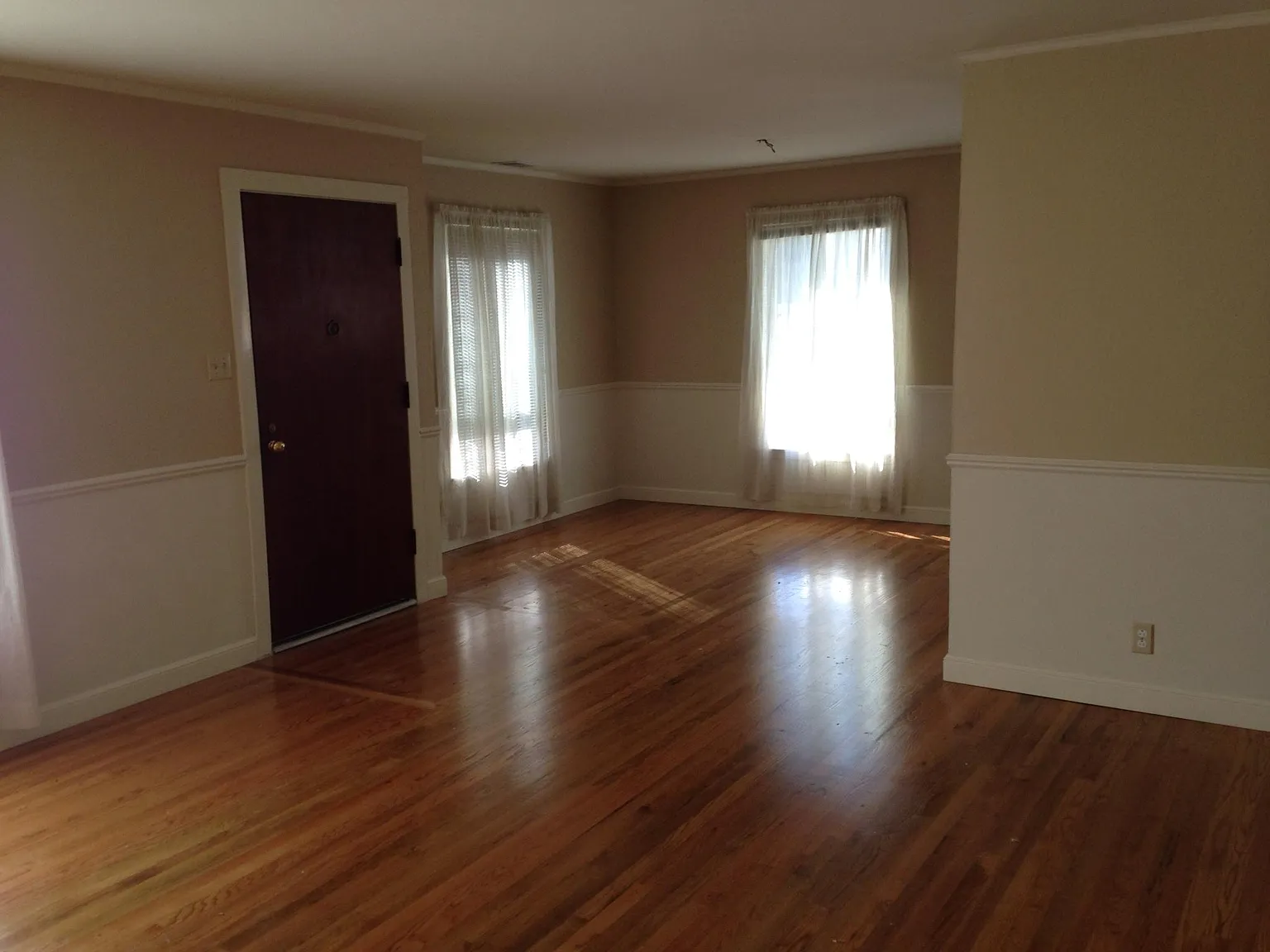 321 Linden Ave — Photo 4
