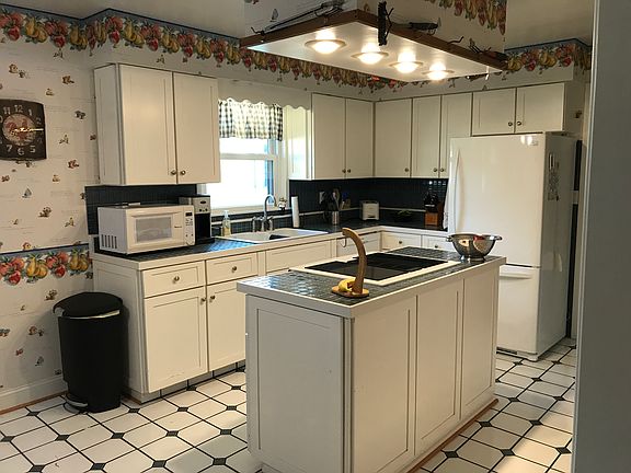 2nd image of 8255 W County Road 600 S