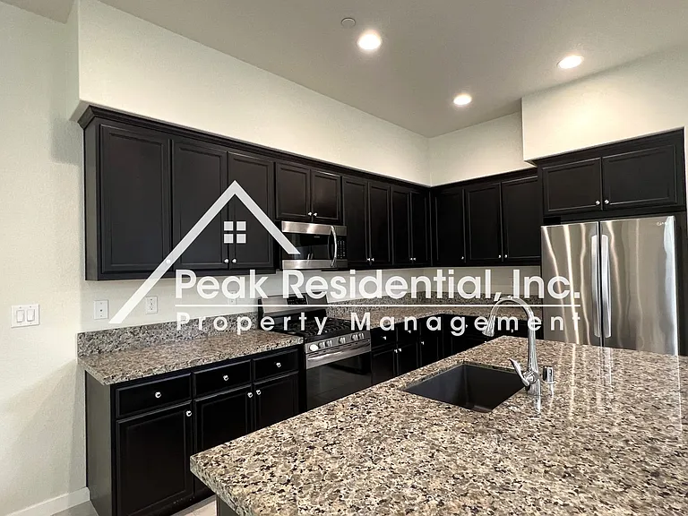 3283 Warbler Ct — Photo 8