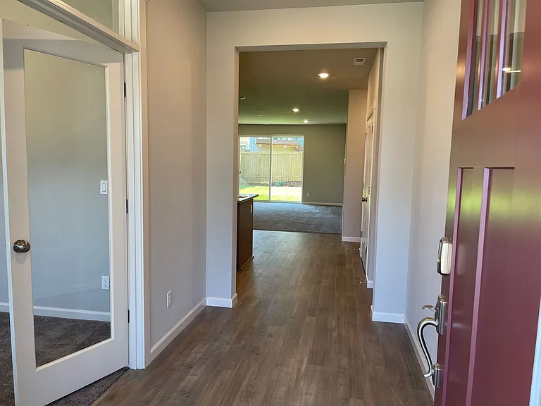 2091 Legacy Heights Dr SE — Photo 3
