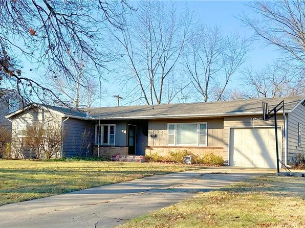 934 S Sycamore St, Ottawa, KS 66067