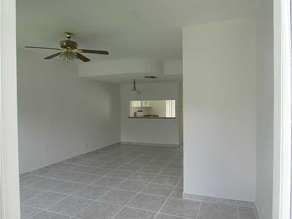 3rd image of 16646 Hemingway Dr