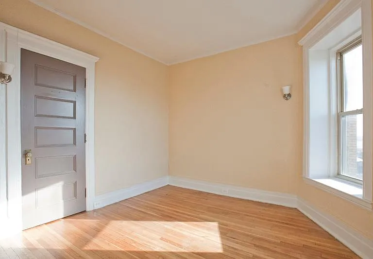 Pasadena Apartments — Photo 24