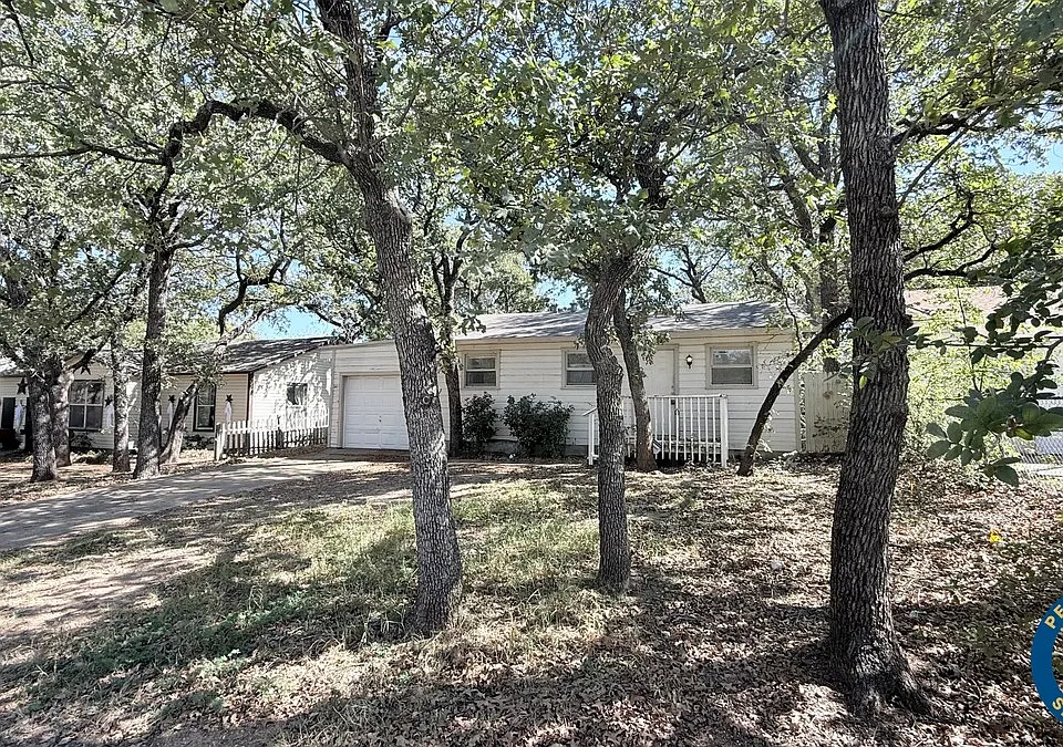 1208 Glenda Dr