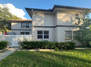 7 Amherst Ct APT A, West Palm Beach, FL 33411