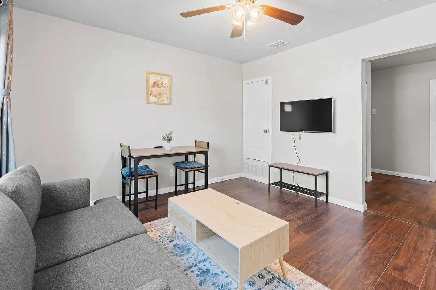 1 bed, 1.0 bath, 1194 sqft, $1,967 — Photo 3