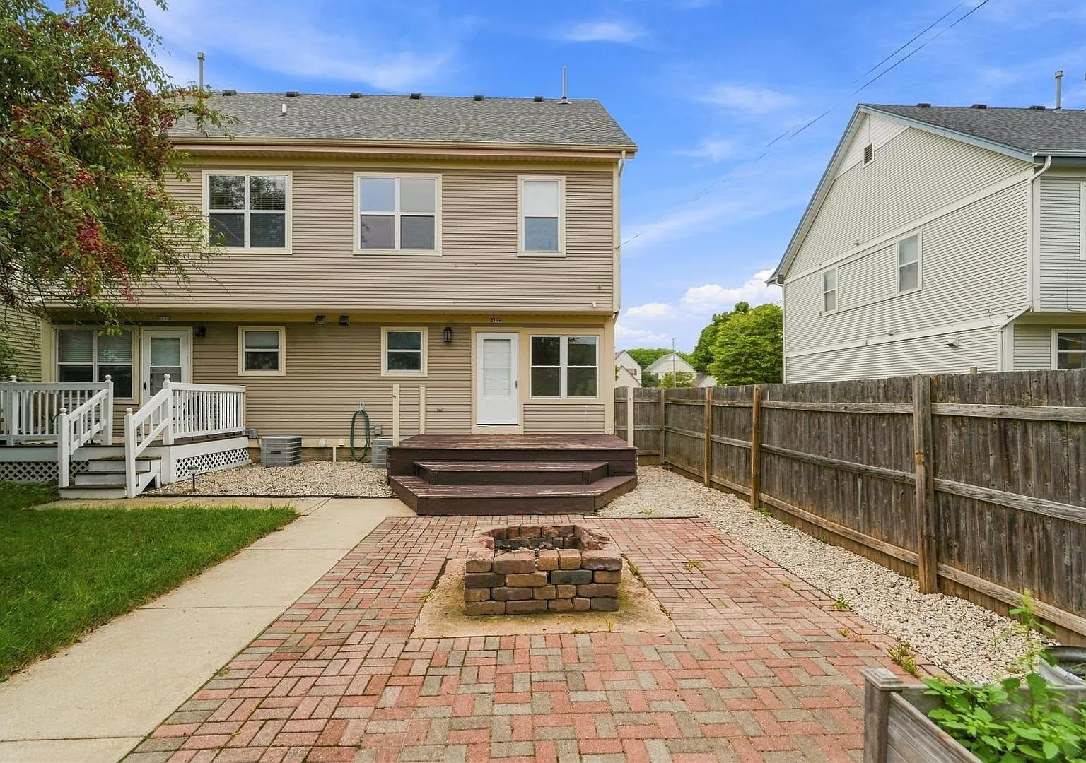 2118 N Palmer St - 2118 — Photo 3