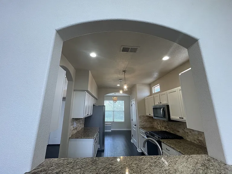 2401 Falesco Rd SE — Photo 10
