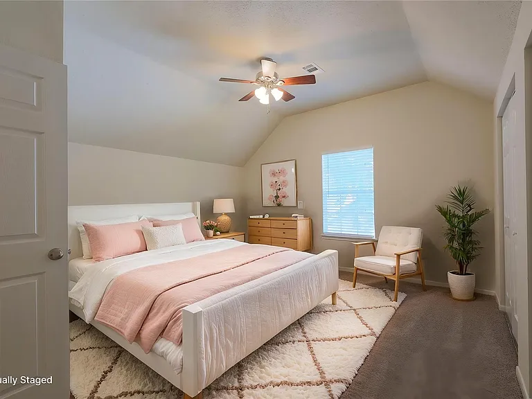 10015 Red Wolf Ln — Photo 14
