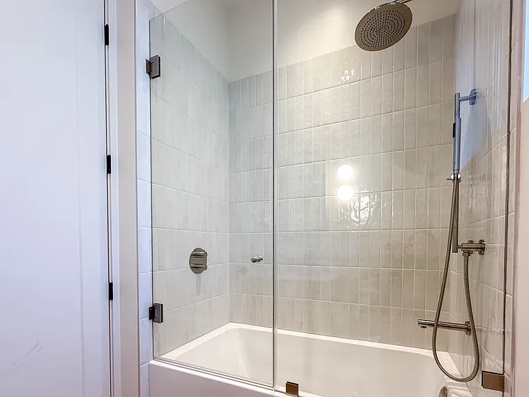 3038 Vine St — Photo 32