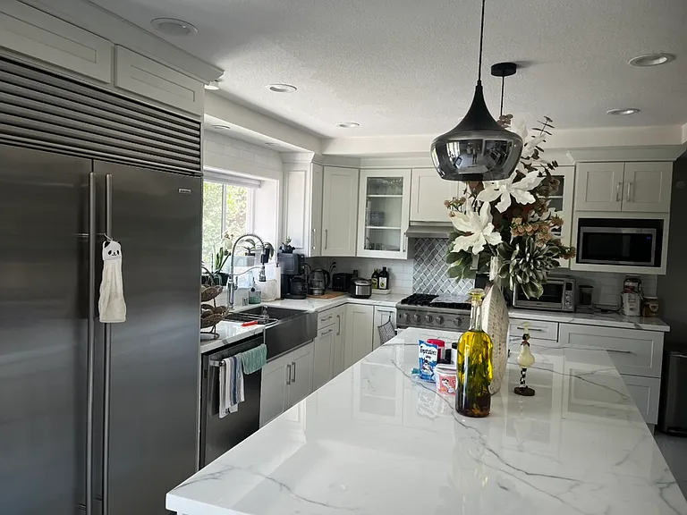 2121 W Chanticleer Rd — Photo 12