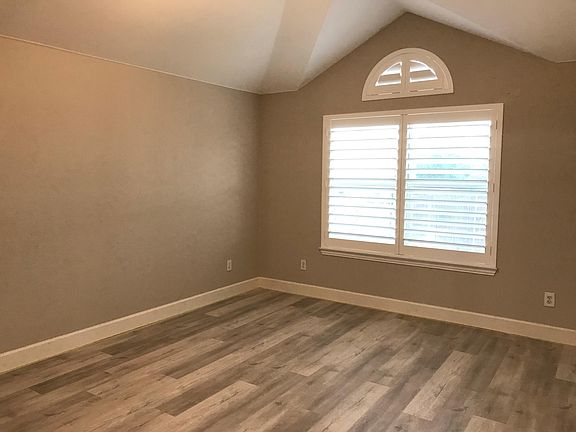5th image of 1596 Cedar Elm Dr