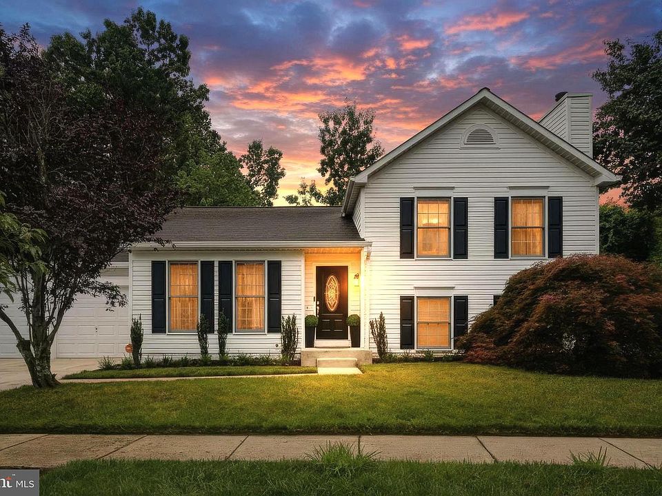 1st image of 218 Cherry Hill Ln