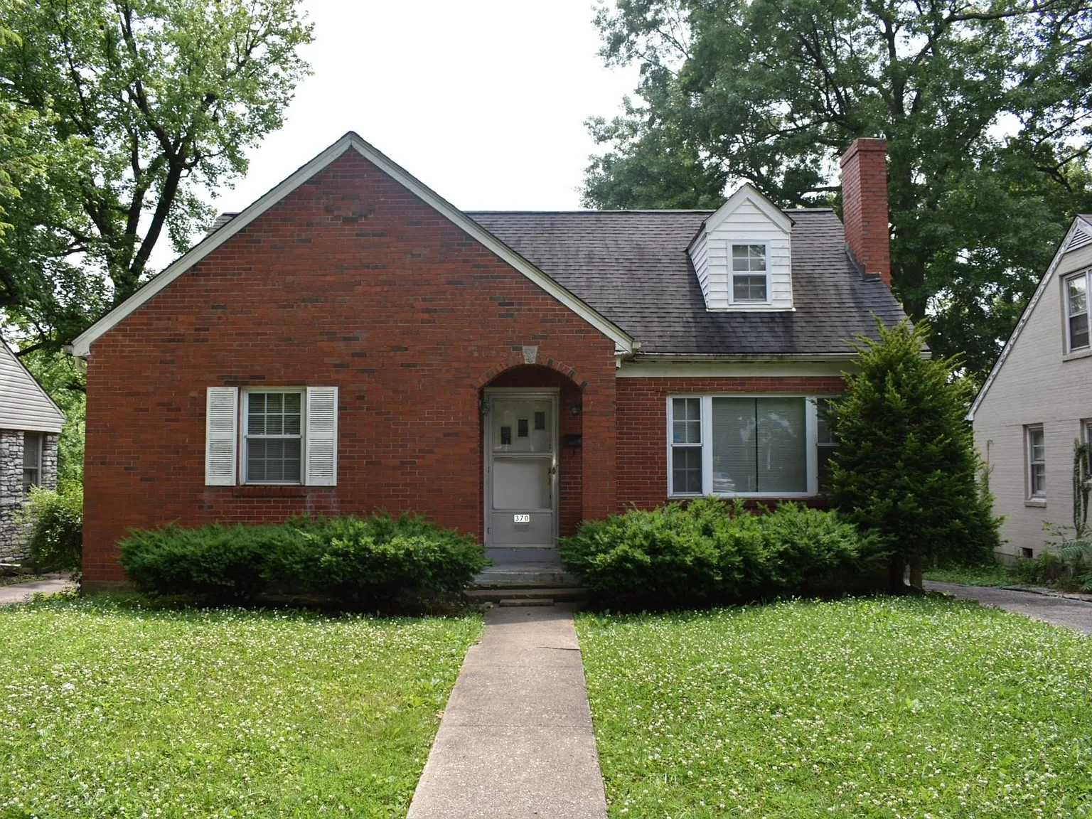 4 bed, 1602 sqft, $2,400 — Photo 1