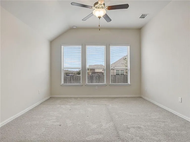 500 Cardenas Ln — Photo 14