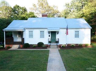 1252 11th St NW, Hickory, NC 28601