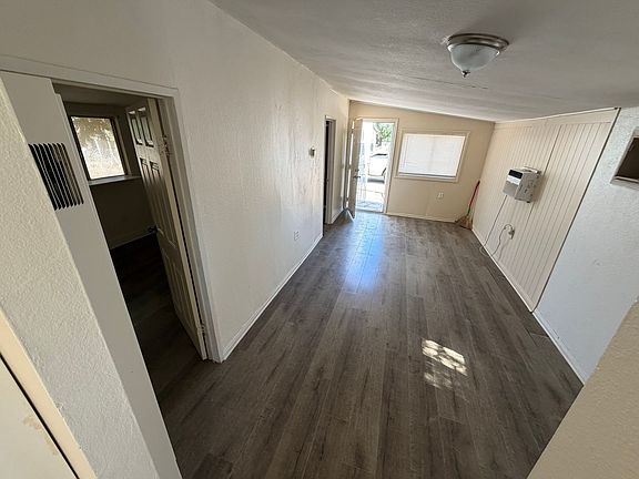 3rd image of 22427 Cottonwood Ave